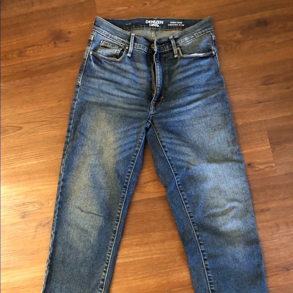 NWOT levi’s vintage mom jeans